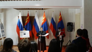 “Чөлөөлөлт. Ард түмэнд энх тайван” гэрэл зургийн үзэсгэлэн Улаанбаатар хотод нээлтээ хийлээ 