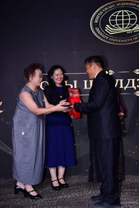 Монгол Улсын Эрдмийн Их сургуулийн шинэ жилийн цэнгүүн боллоо